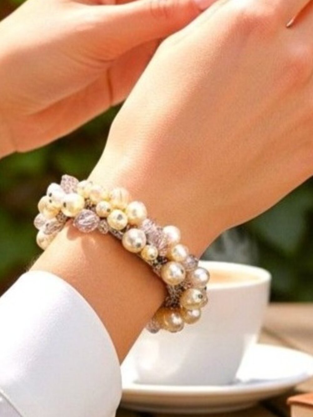 Simulated Pearl & Faceted Glass Bead Bracelet Stretch EUC Boho Bohemian Elegant